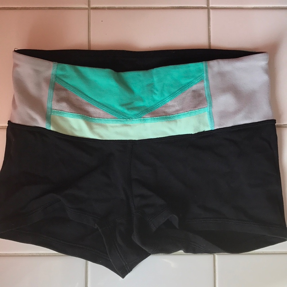 Reversible LuluLemon crop short